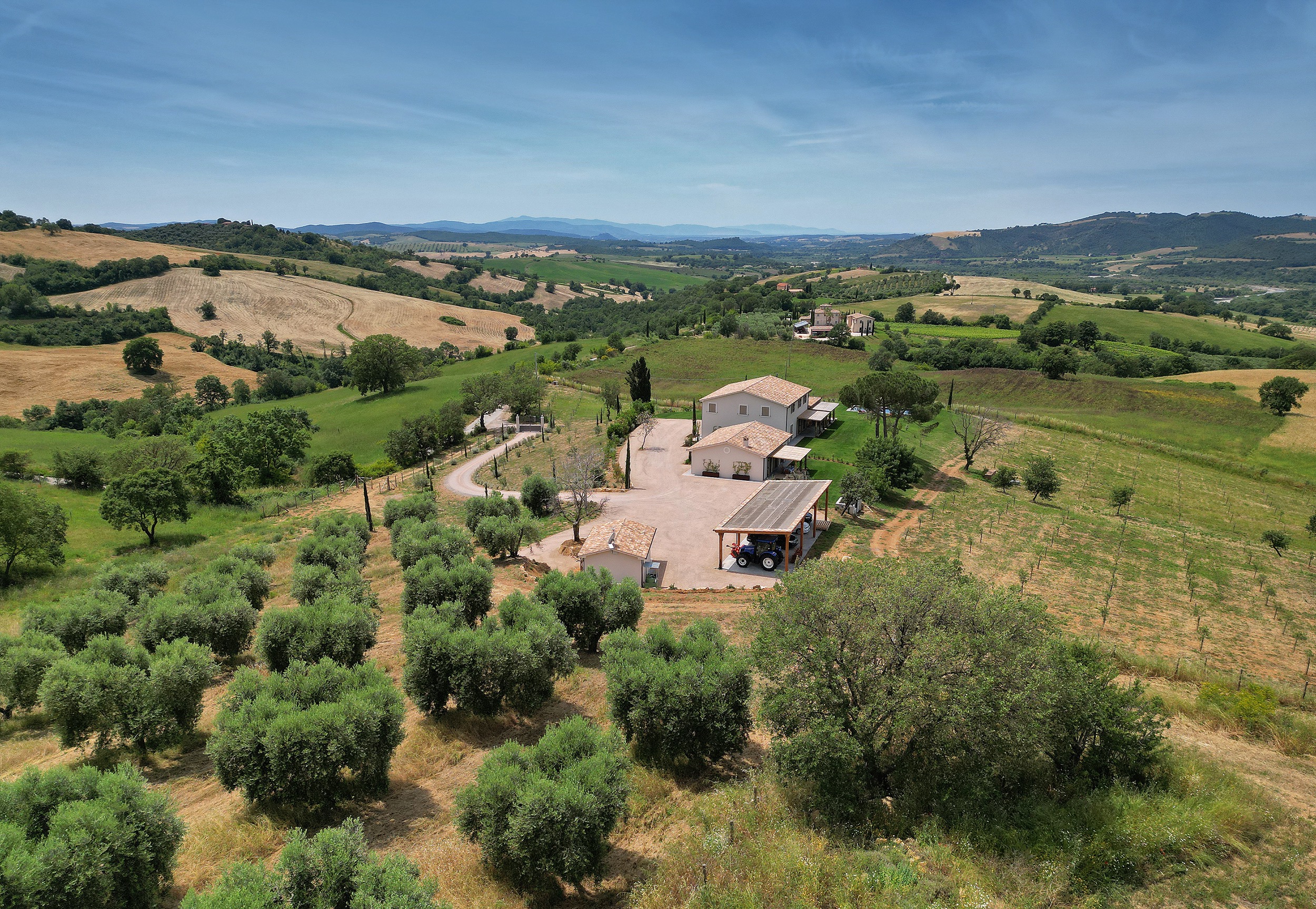 Tenuta Thun La Cerrettaia arial image tuscany