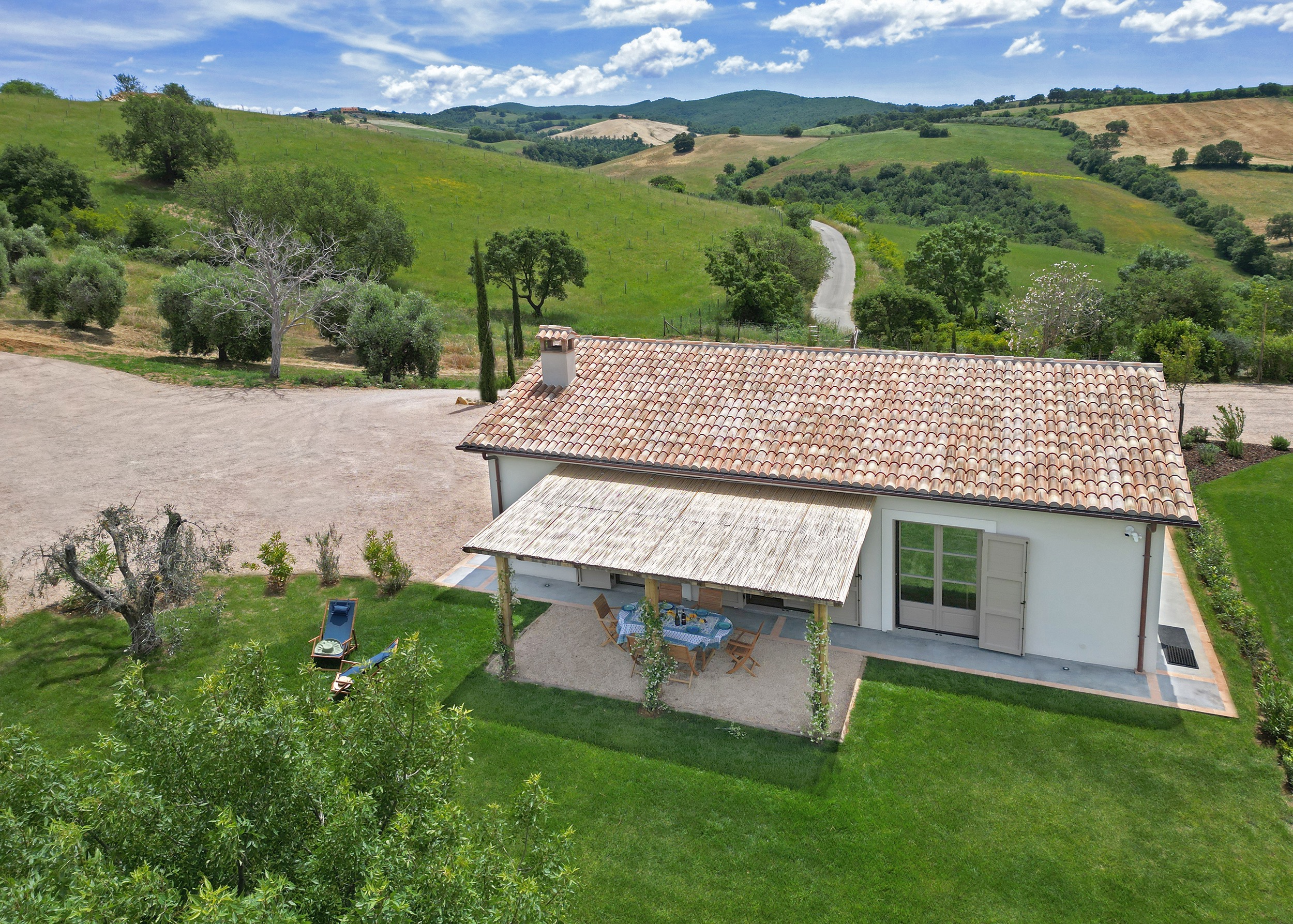 Tenuta Thun La Cerrettaia guesthouse drone shot tuscany italy