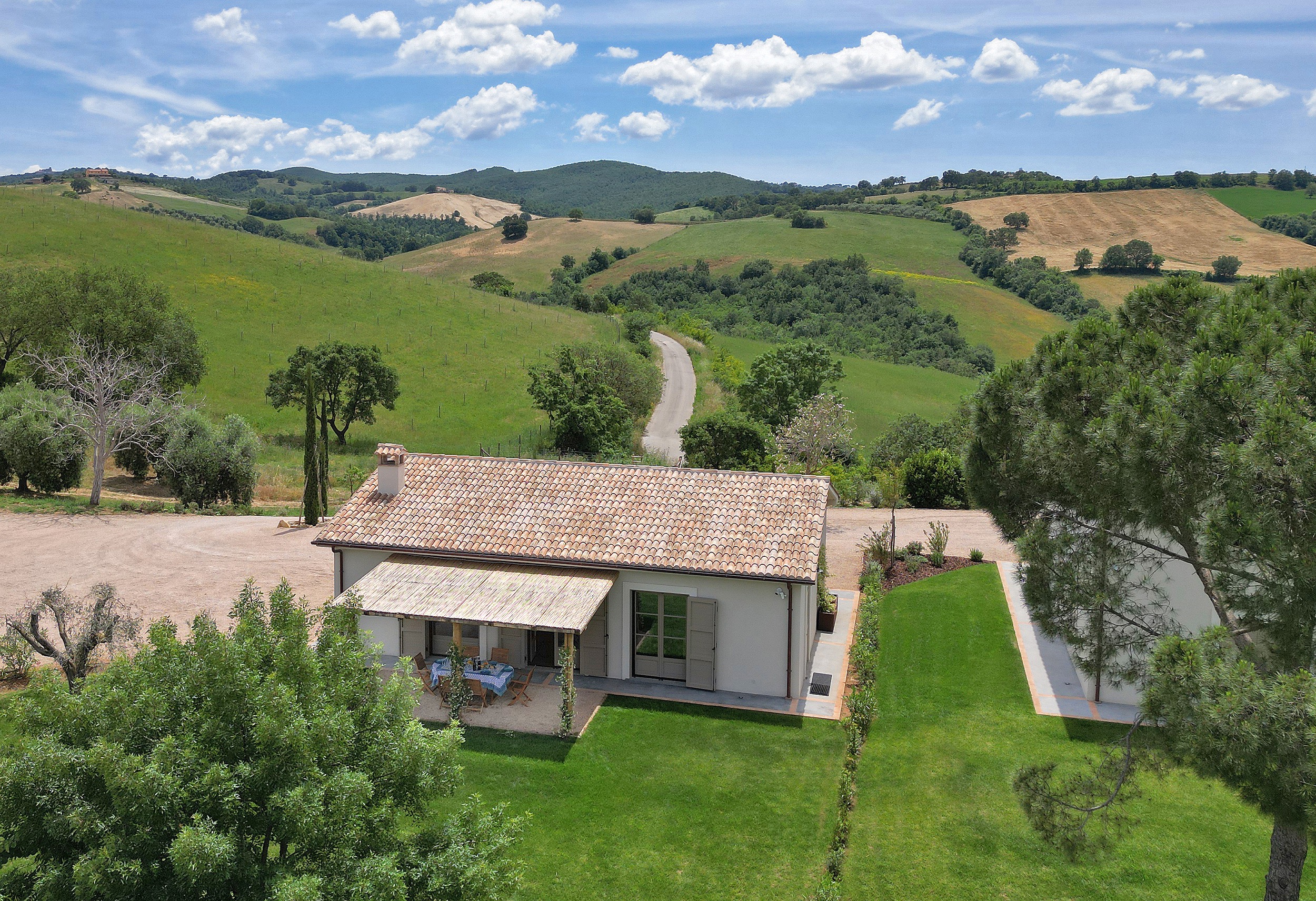 Tenuta Thun La Cerrettaia guesthouse terrace drone