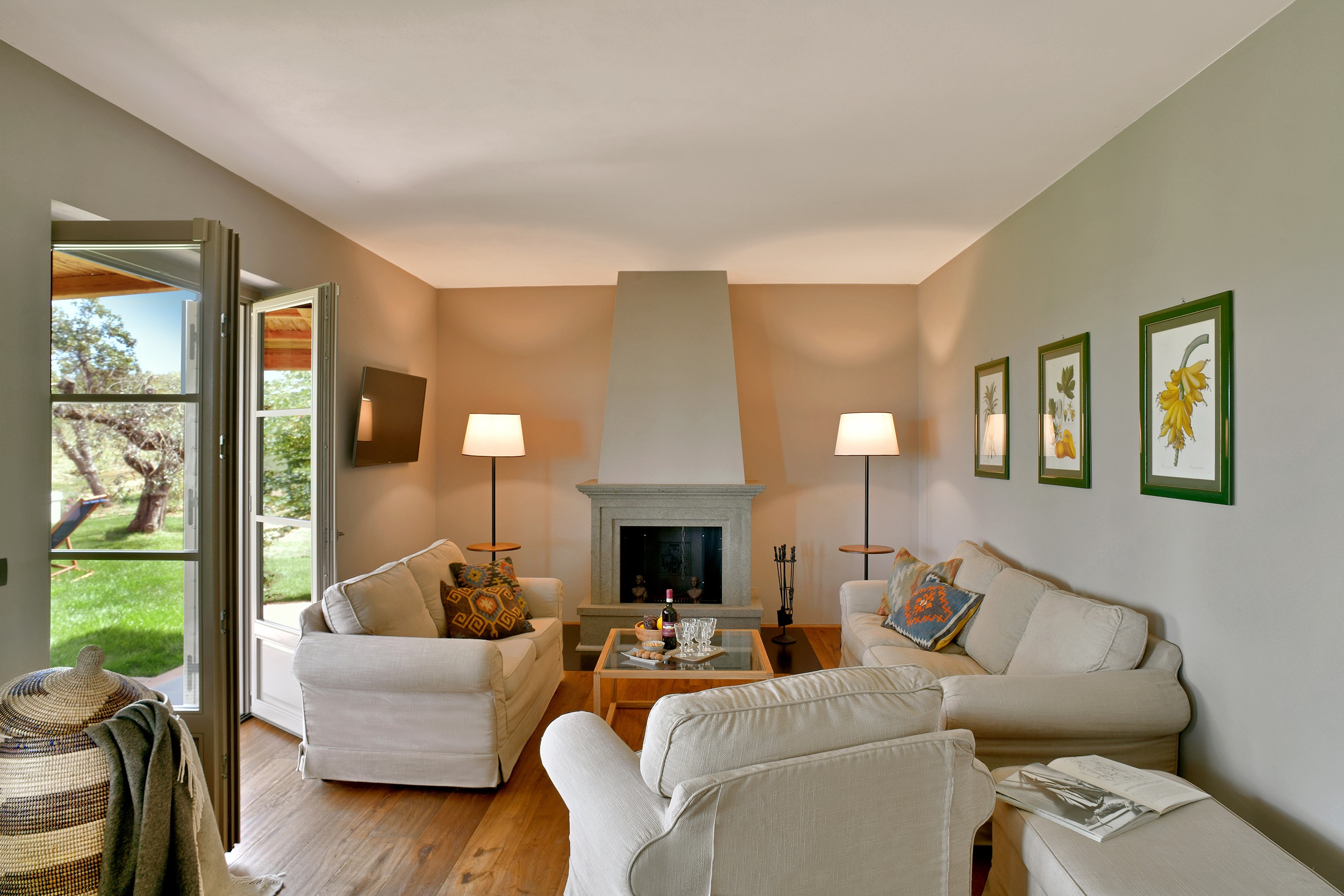 Tenuta Thun La Cerrettaia livingroom guesthouse