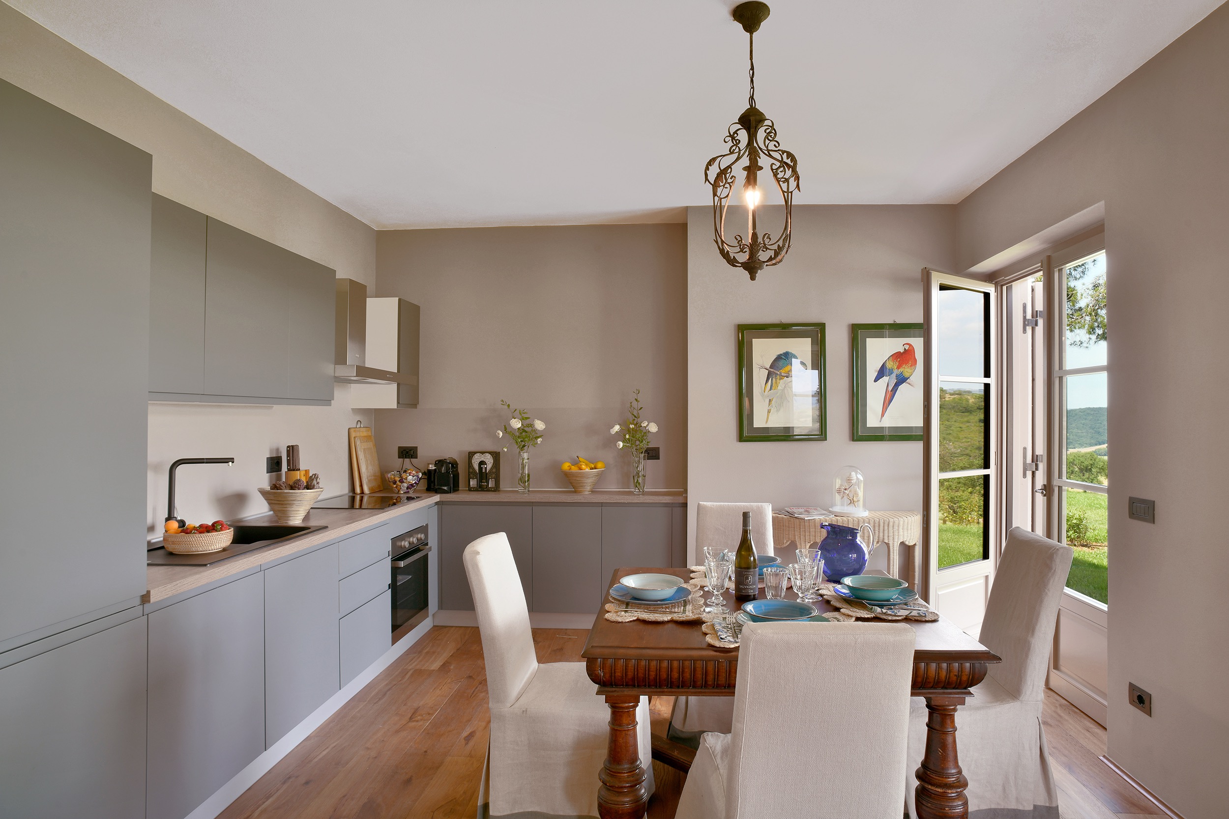 Tenuta Thun La Cerrettaia open kitchen guesthouse