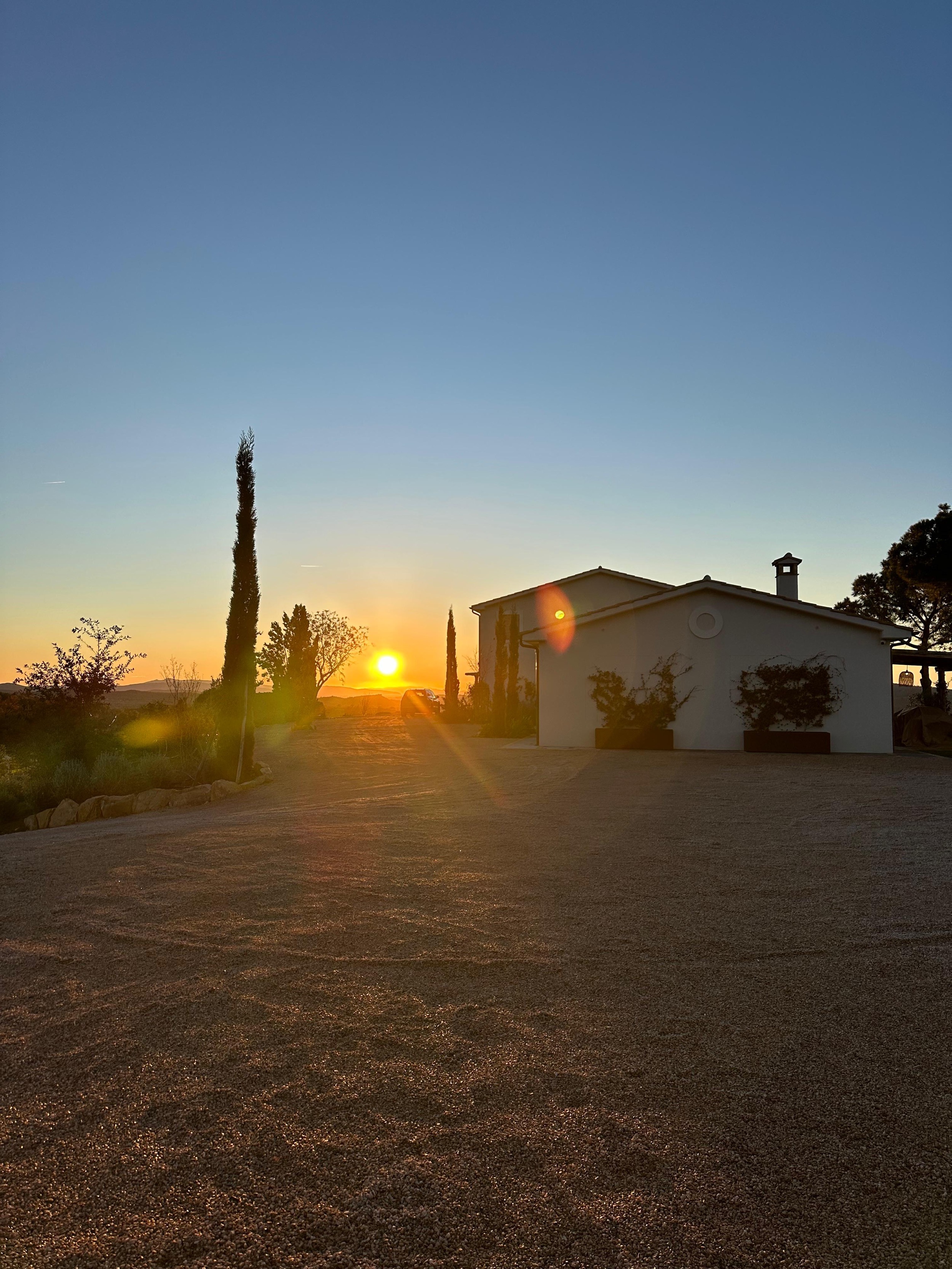 Tenuta-Thun-Sunset-tuscany-beautiful-2