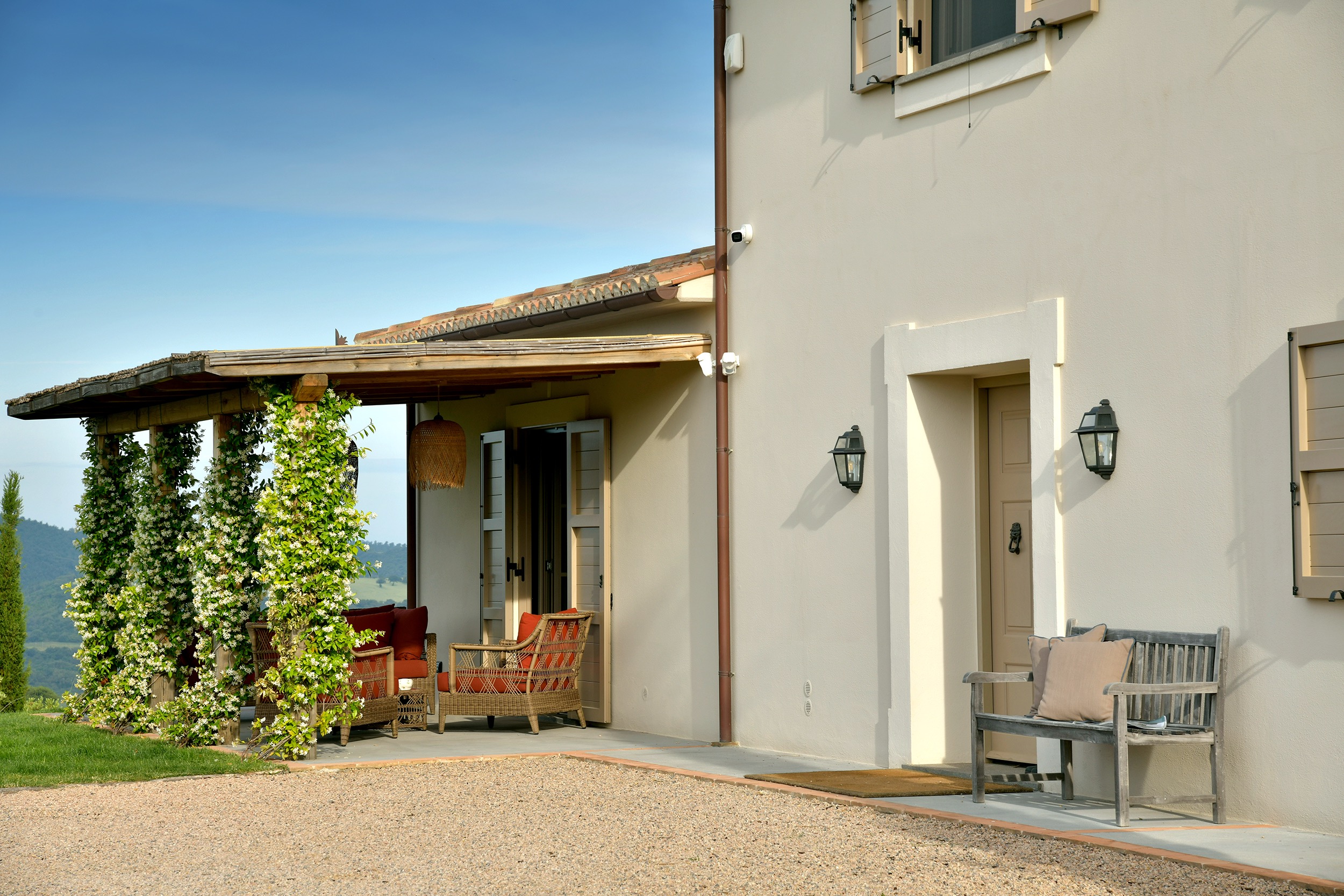 Tenuta Thun corner of mainhouse patio