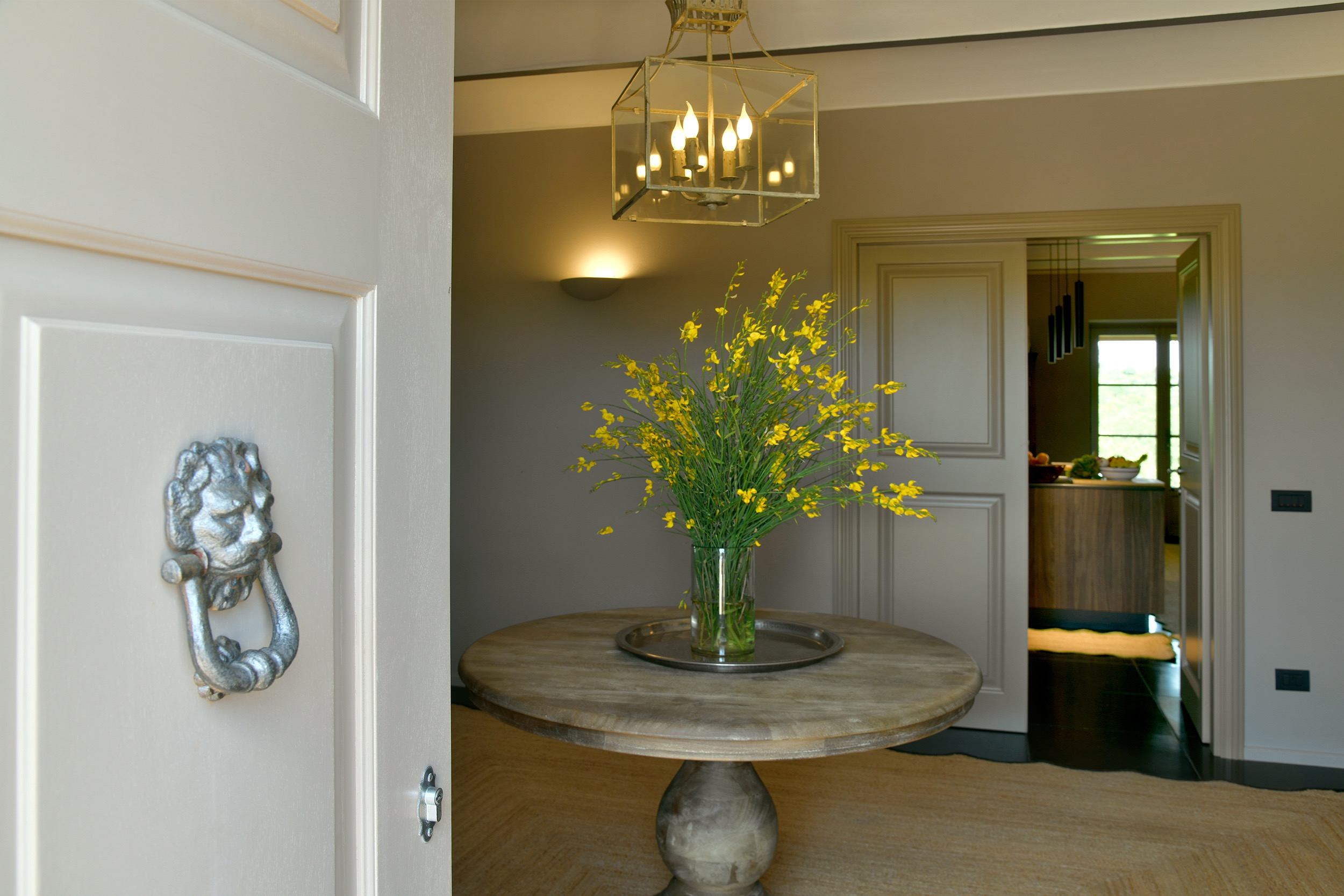 Tenuta Thun door and entrance room