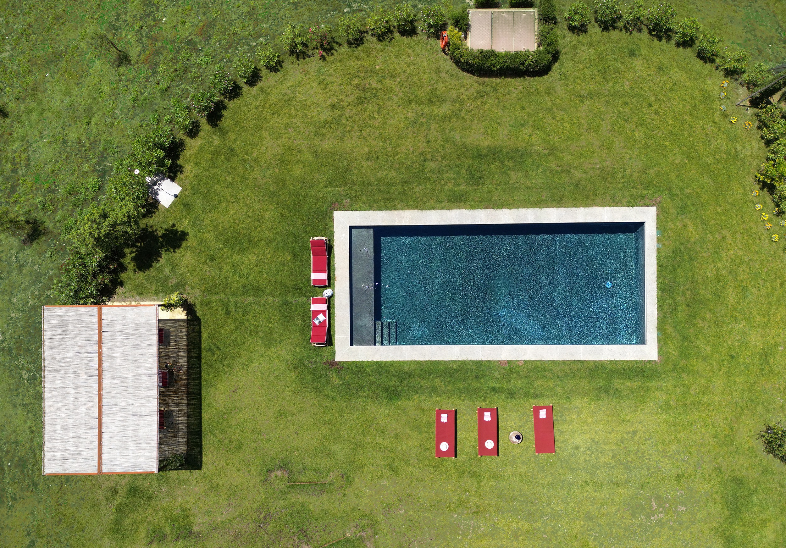 Tenuta Thun droneimage pool pergola