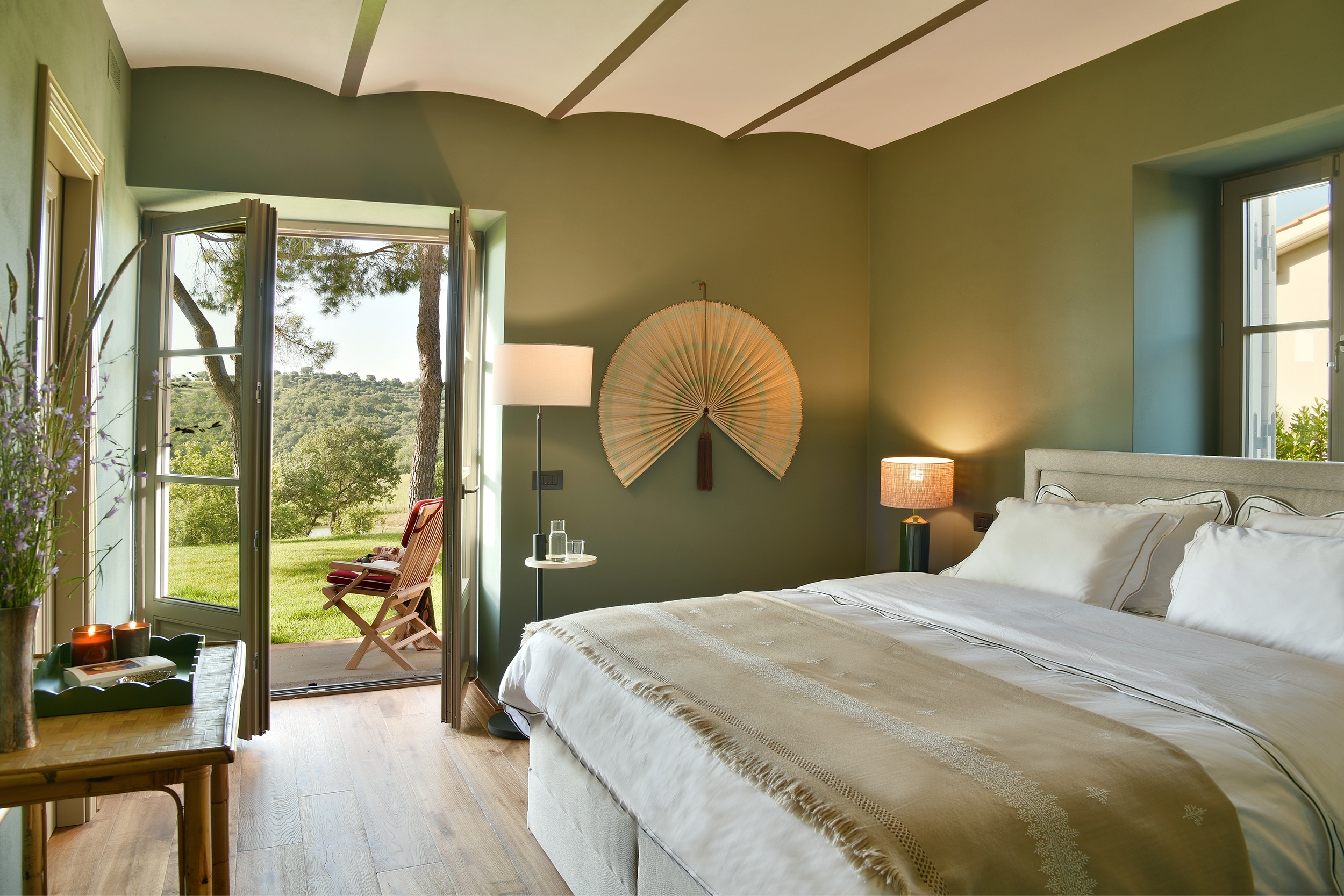Tenuta Thun green kingsize double bedroom