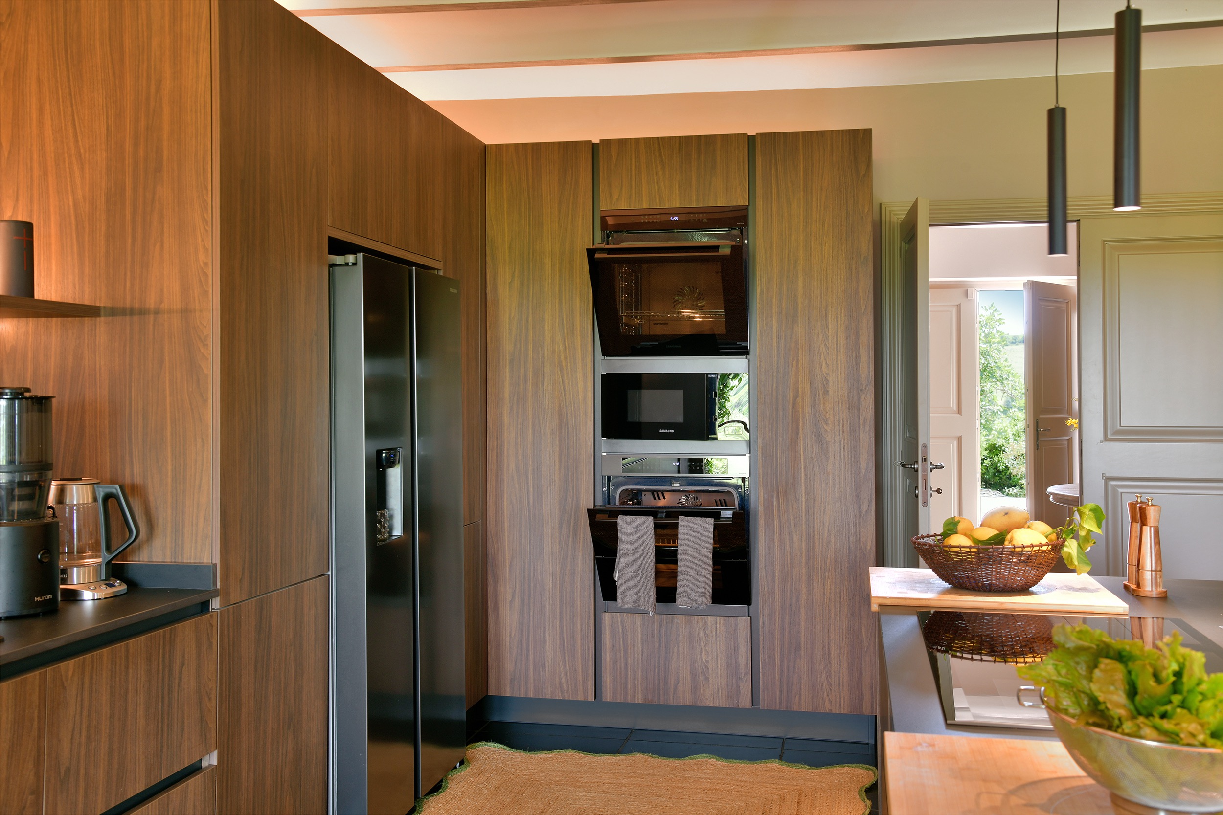 Tenuta Thun modern fridge oven and steamer