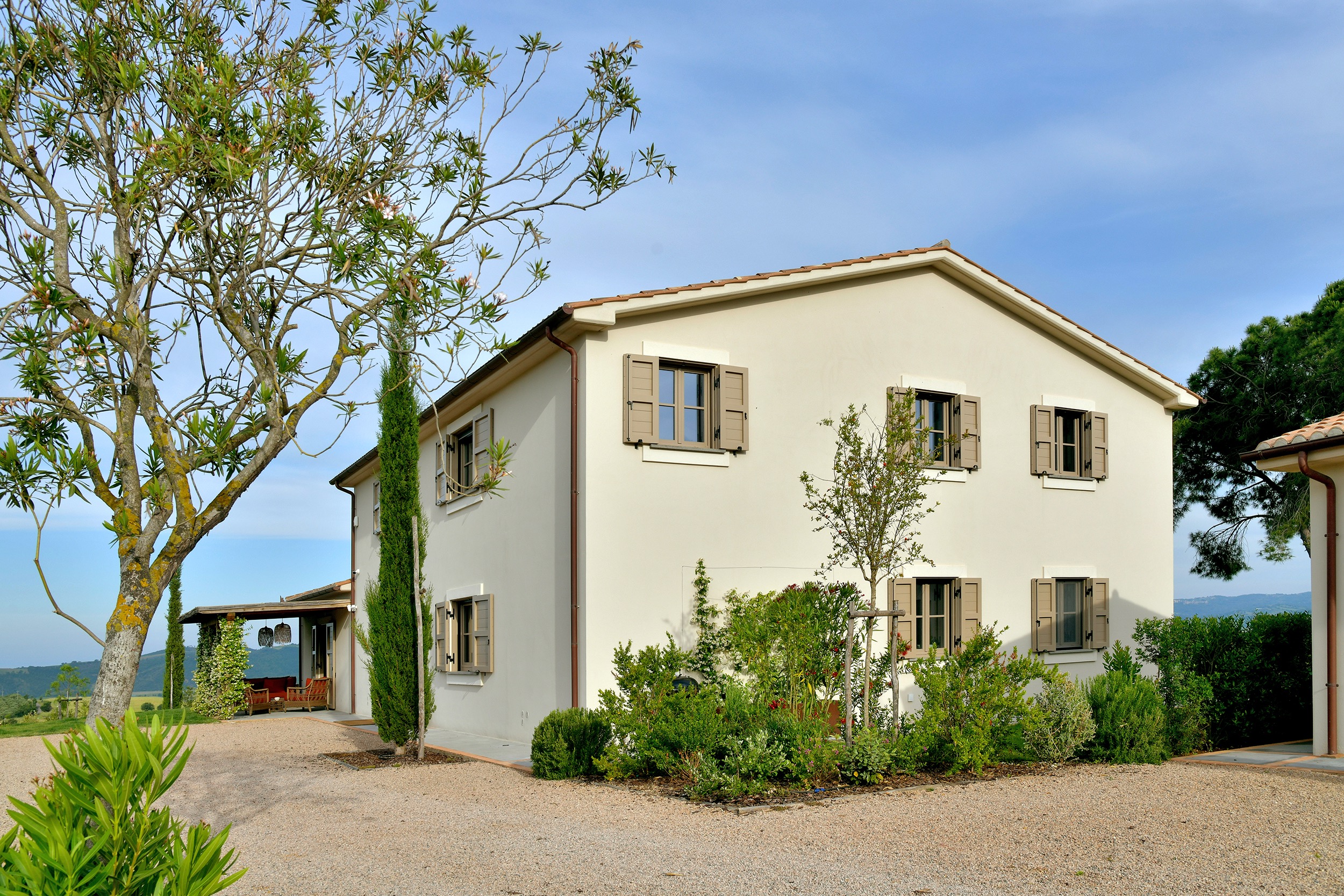 Tenuta Thun morning mainhouse