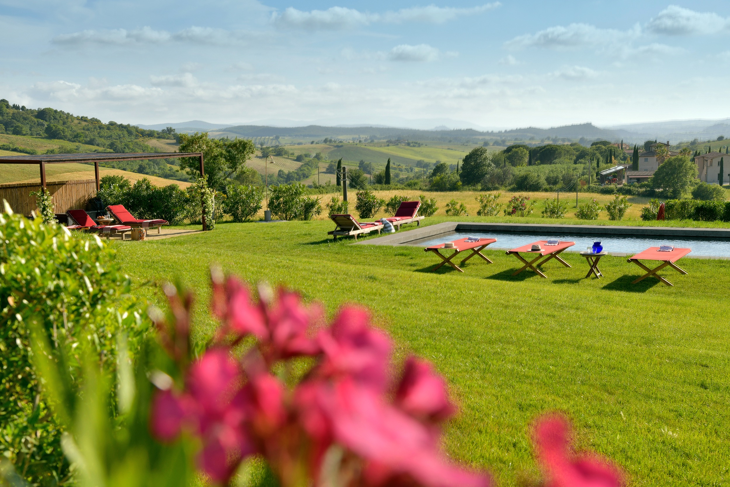 Tenuta Thun oleander with pool in background
