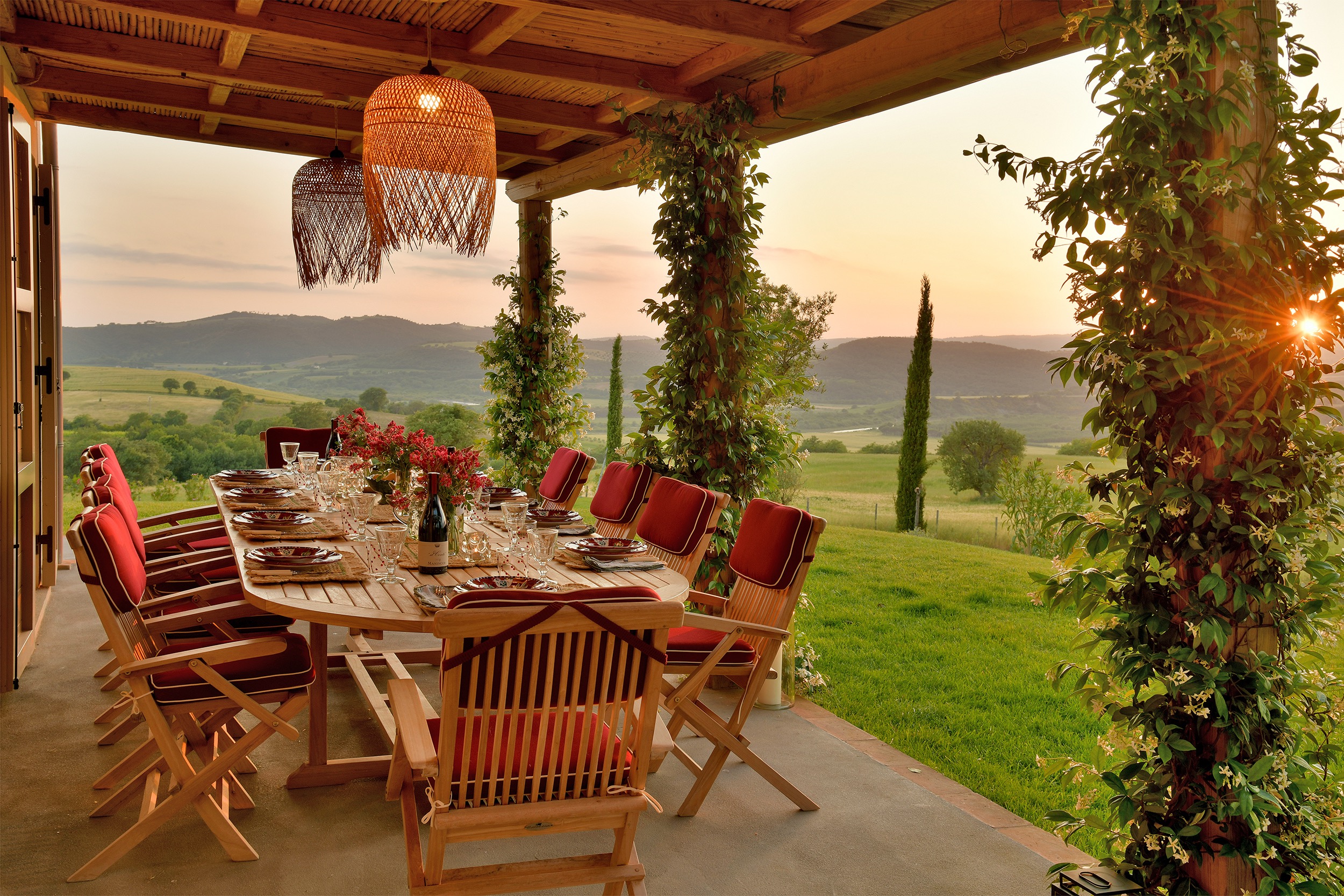 Tenuta Thun set dinner table patio sunset