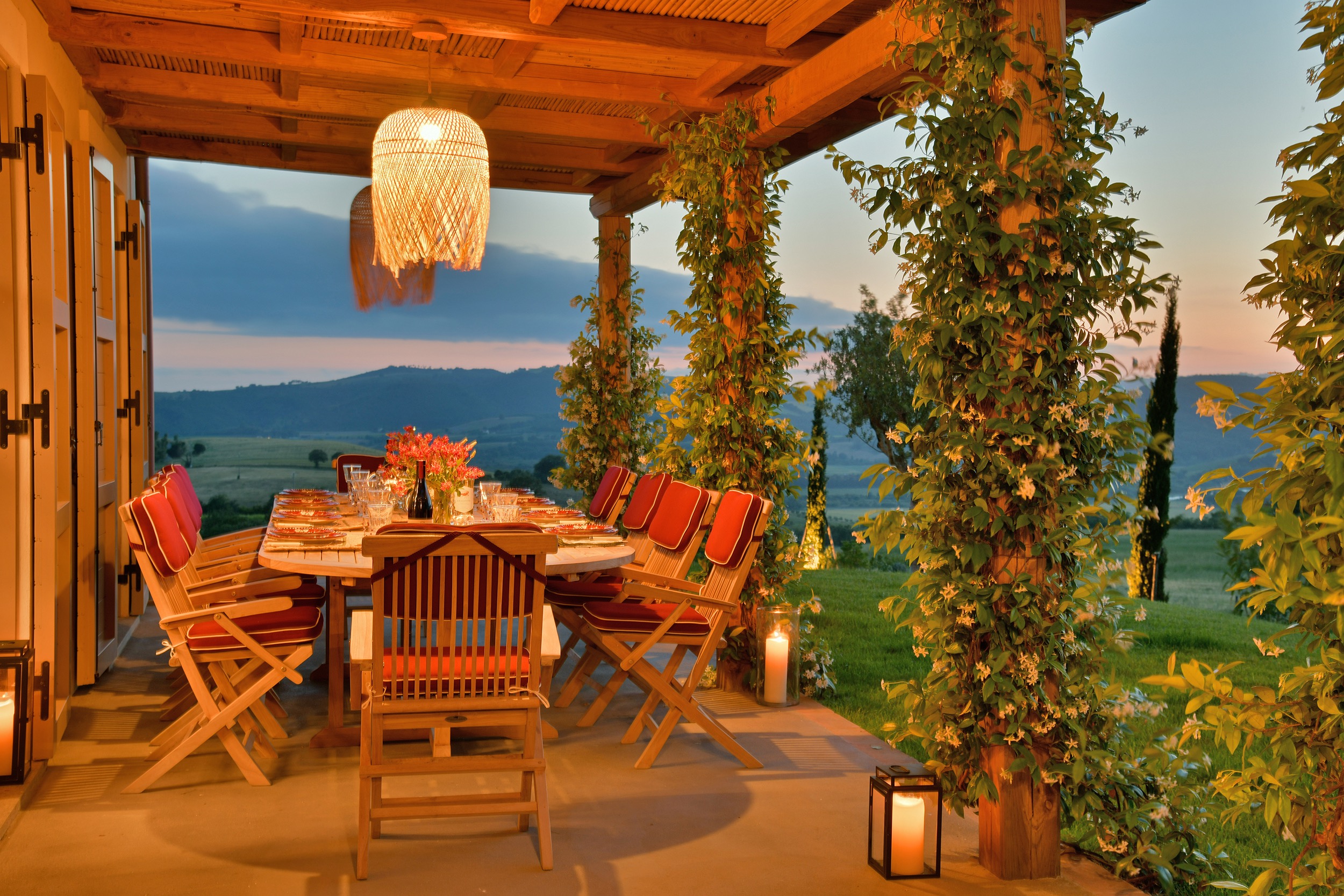 Tenuta Thun sunset warm lights eveningsun