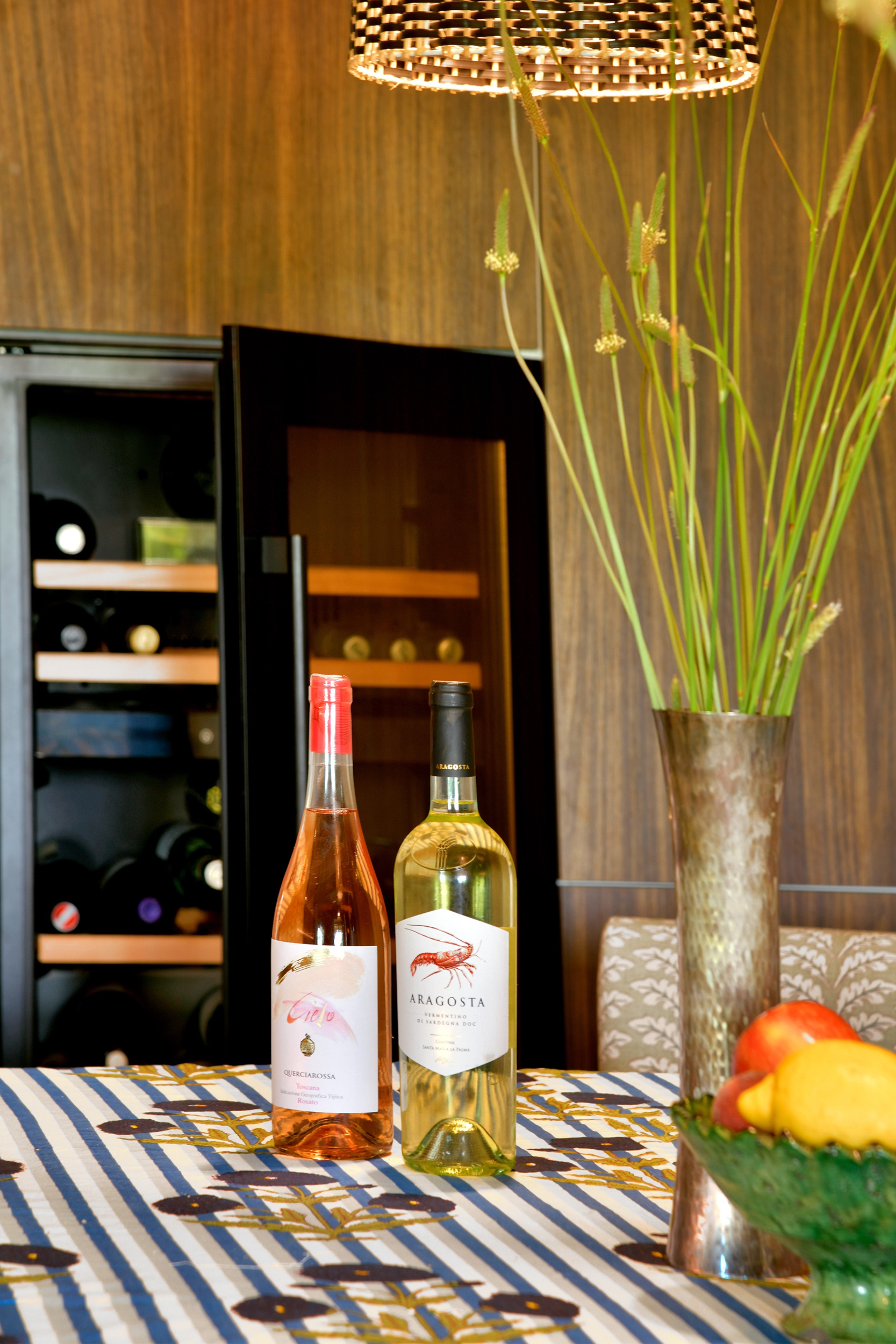 Tenuta-Thun-winebottles-on-kitchenisland
